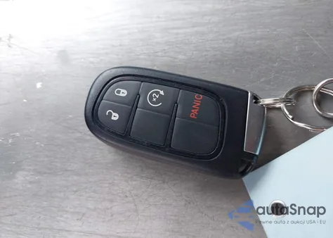 2019 Jeep Cherokee Latitude Plus 4X4 from USA, damaged, VIN 1C4PJMLX0KD271468